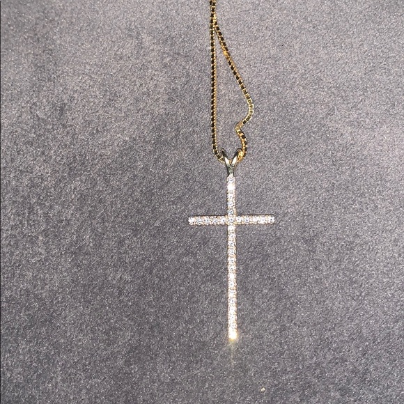 Beautiful cross with chain - Picture 1 of 2